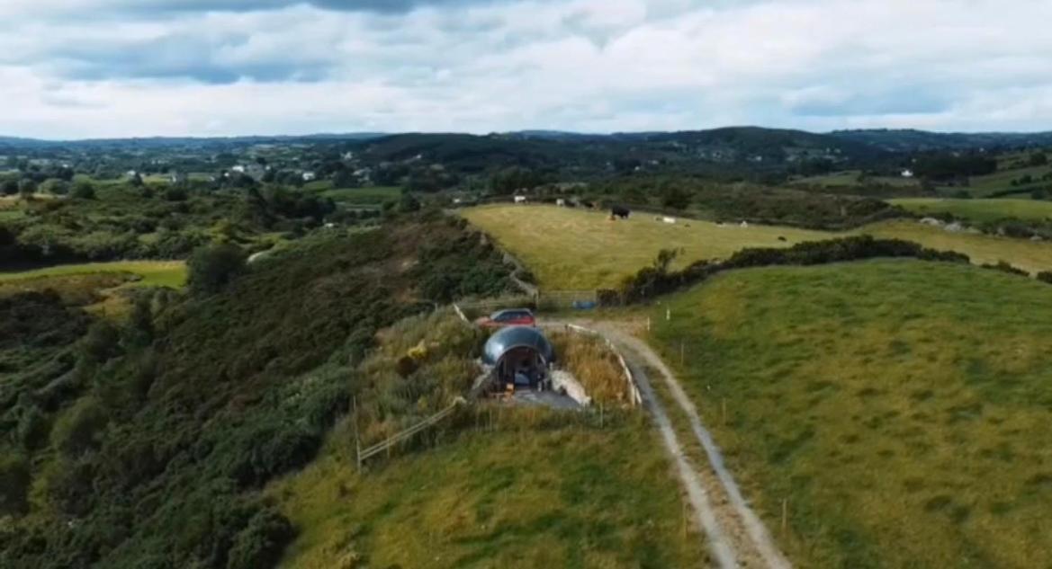 Hilltop Hideaway - Secluded Pod With Private Hot Tub Ньюри Экстерьер фото